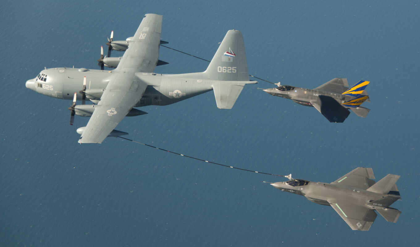 couple, air, refueling, refuelling, fuel