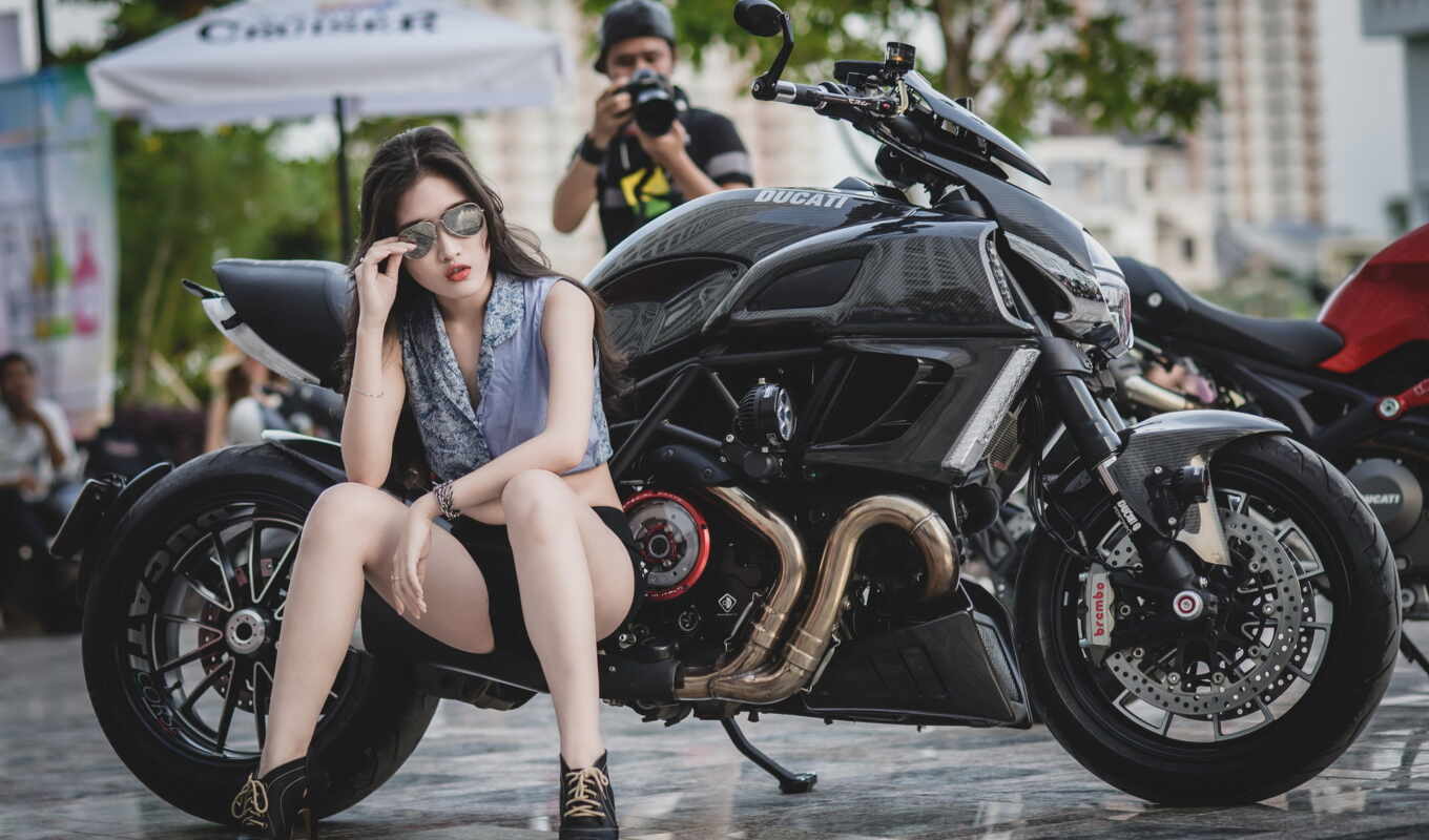 девушка, азиатка, очки, девушкой, мотоциклы, мото, ducati, bike, diavel, дукати
