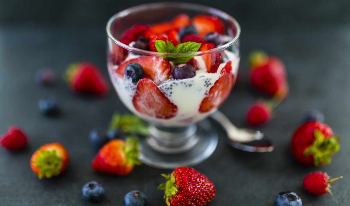 fetus, cocktail, strawberry, berry, recipe, iphone, blueberries, meal, salad, screensaver