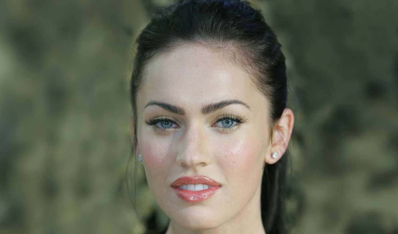 Megan, fox, twitter, which, first, become, buried, star