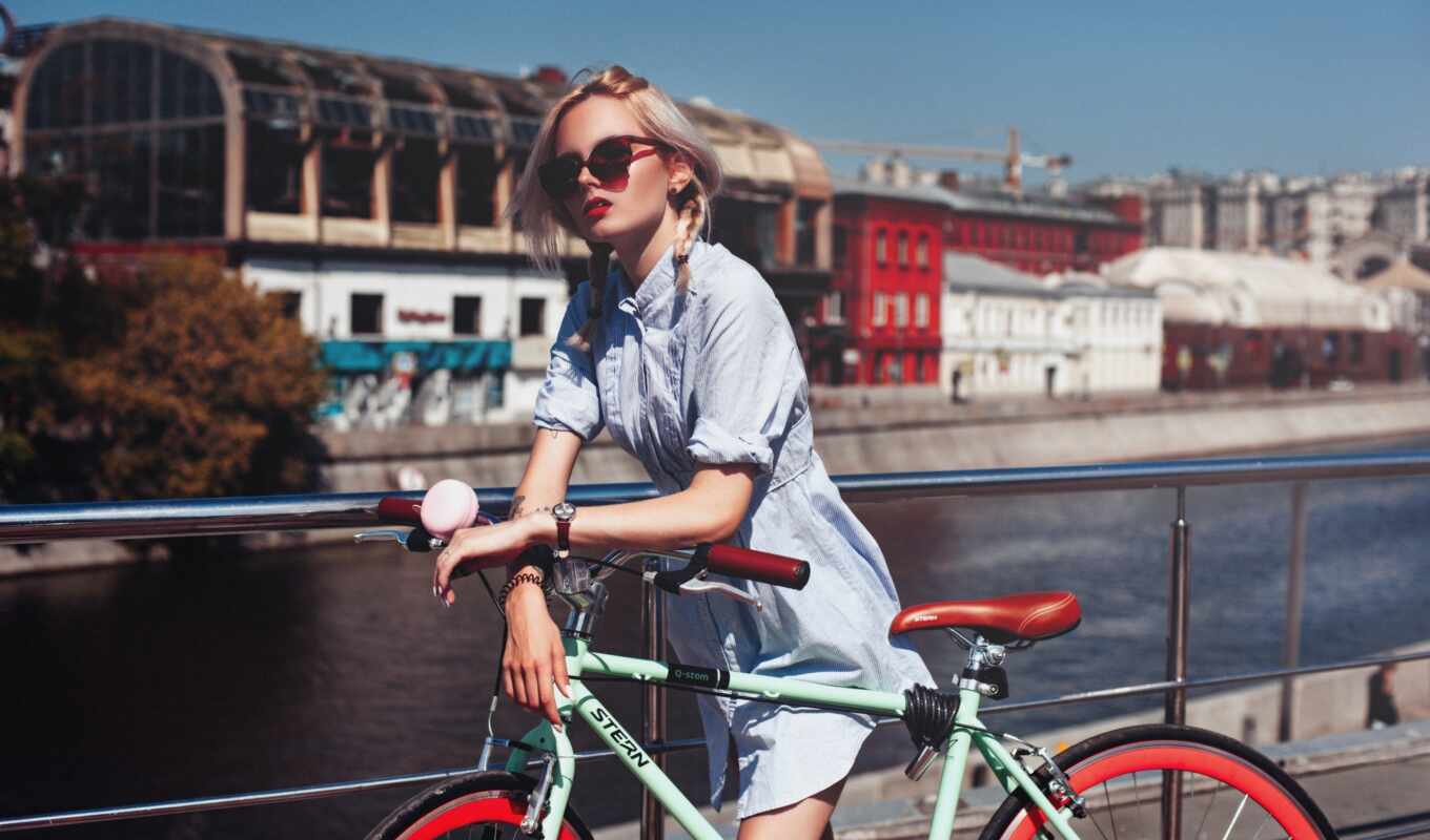 Позы для фото на велосипеде для девушки