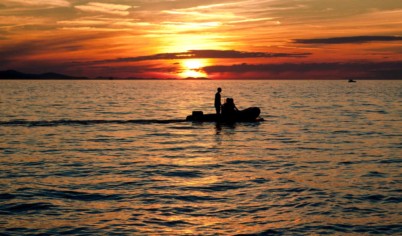 sky, sunset, water, sunrise, sea, coast, ocean, horizon, a boat, salads, fishermen