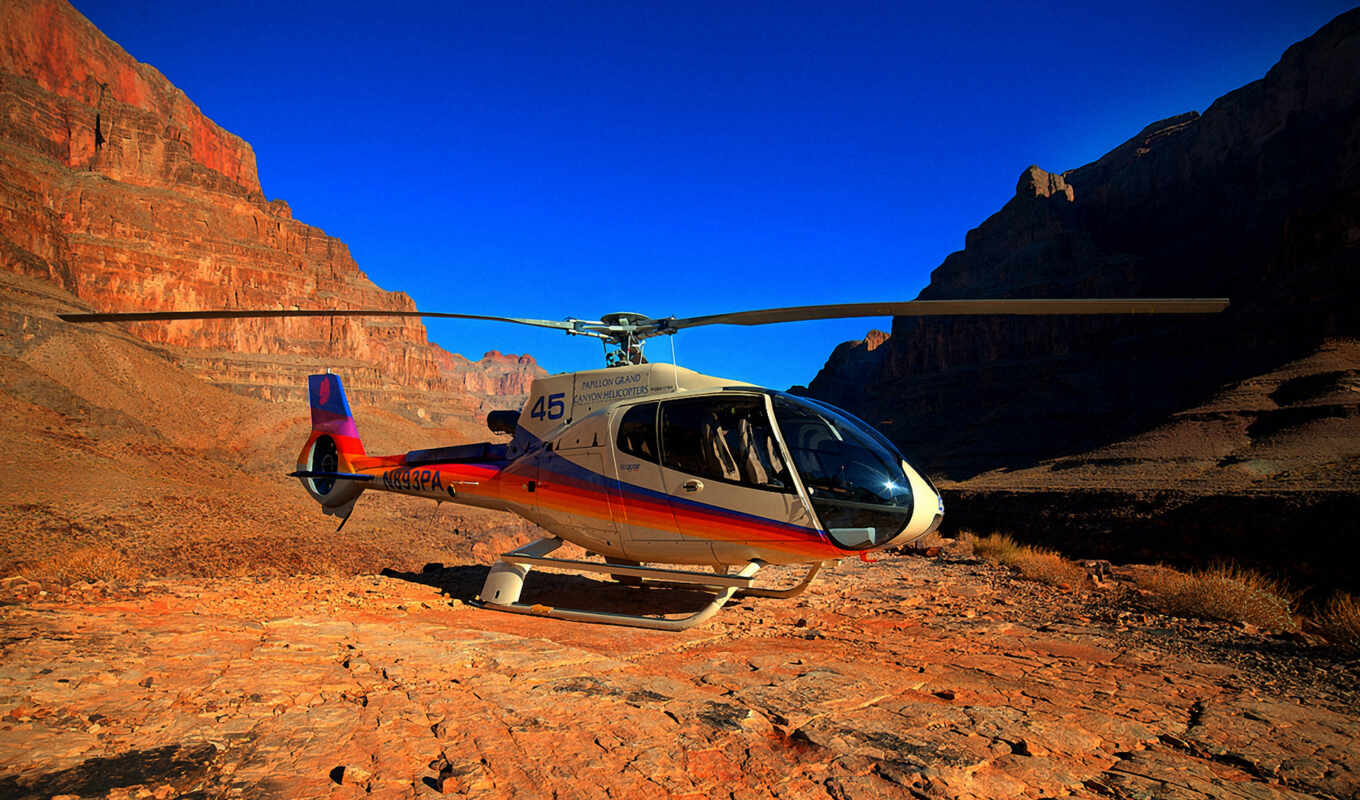 вертолет, каньон