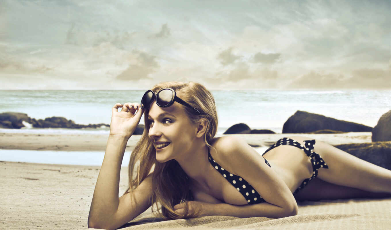 девушка, пляж, купальник, blonde, море, песок, brunette, очки