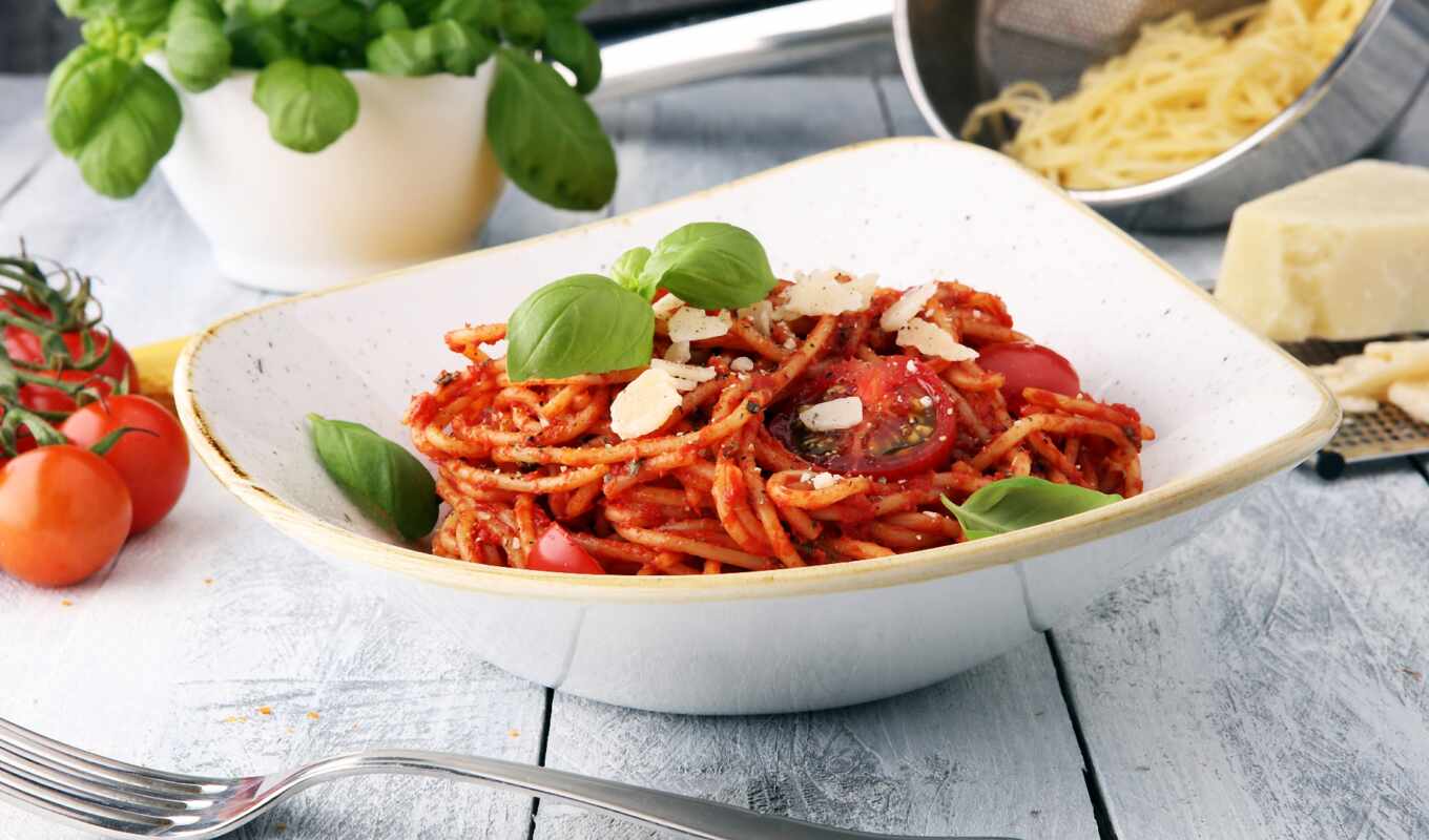 spaghetti, meal, macaroni, fork, tomato