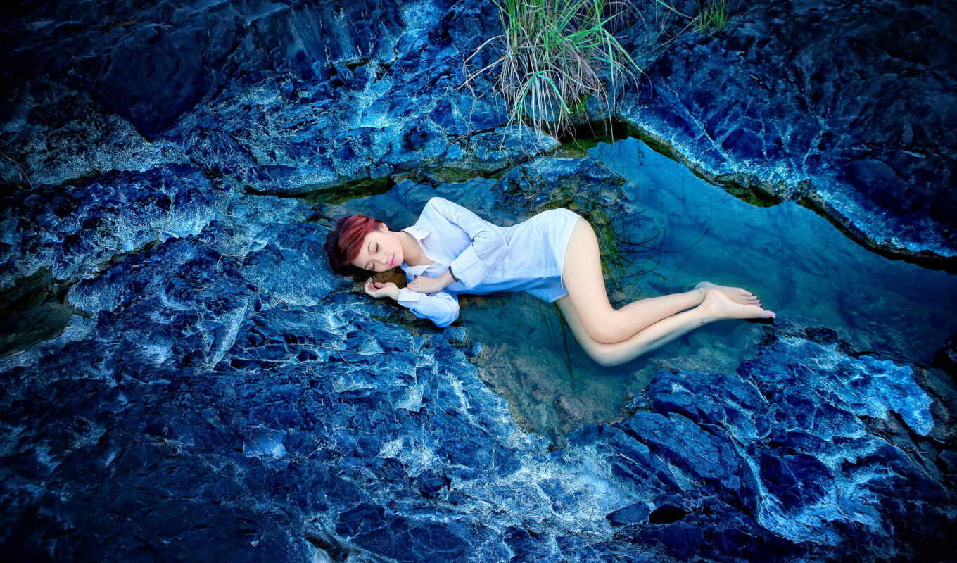 blue, девушка, water, песочница, rock, спать