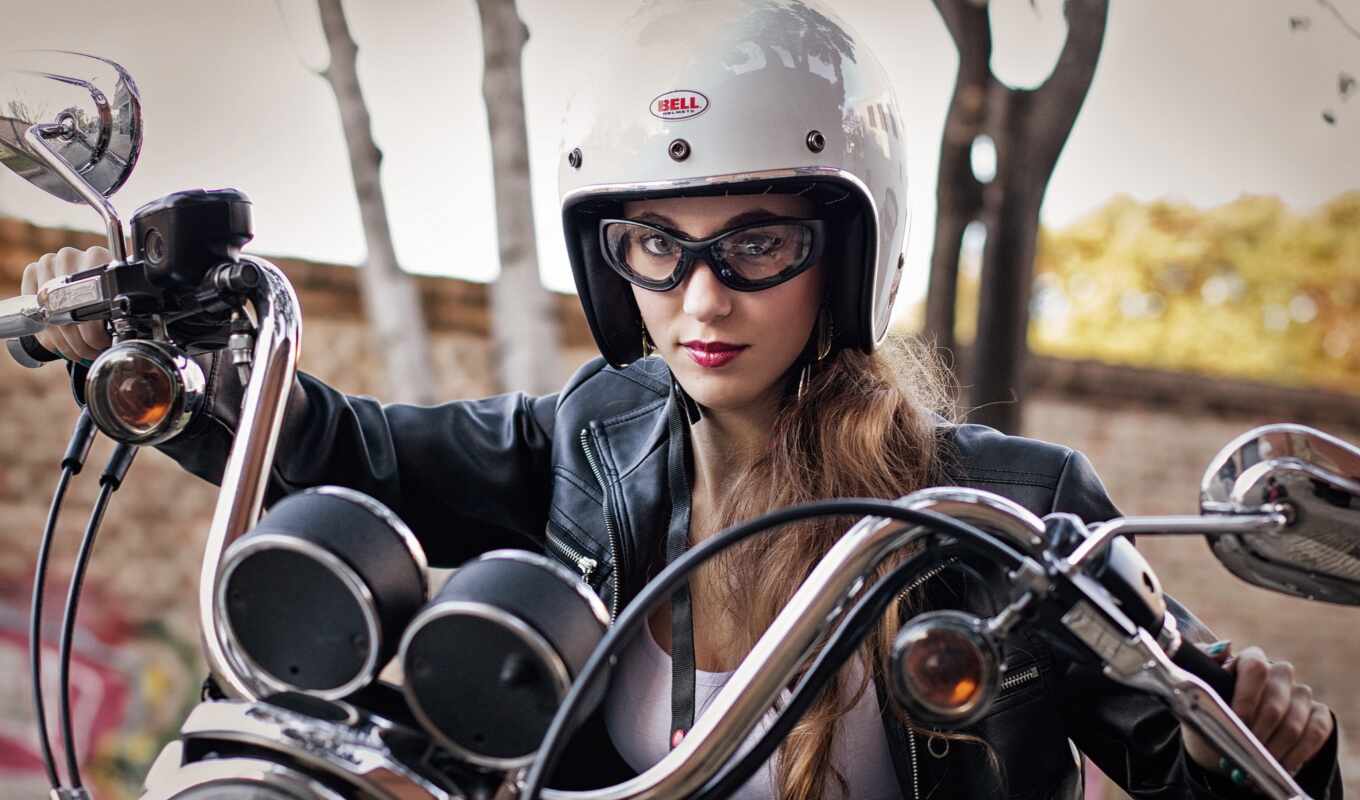 девушка, мотоцикл, шлем