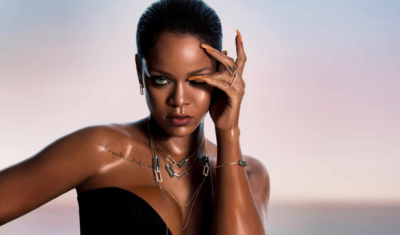 two, rihanna, Rihanna, loves, collection, jewelry, jewellery, decoration, helicopter, created, joaillerie