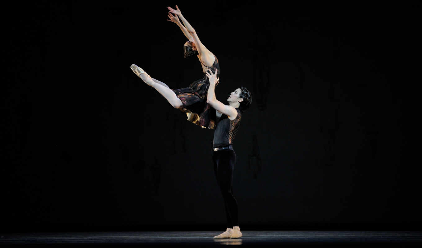 dance, the dancer, ballet, pirouette, lifts, revolutions