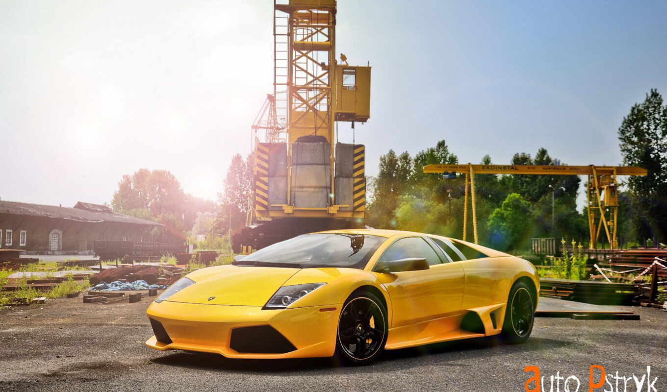 желтая Lamborghini без смс