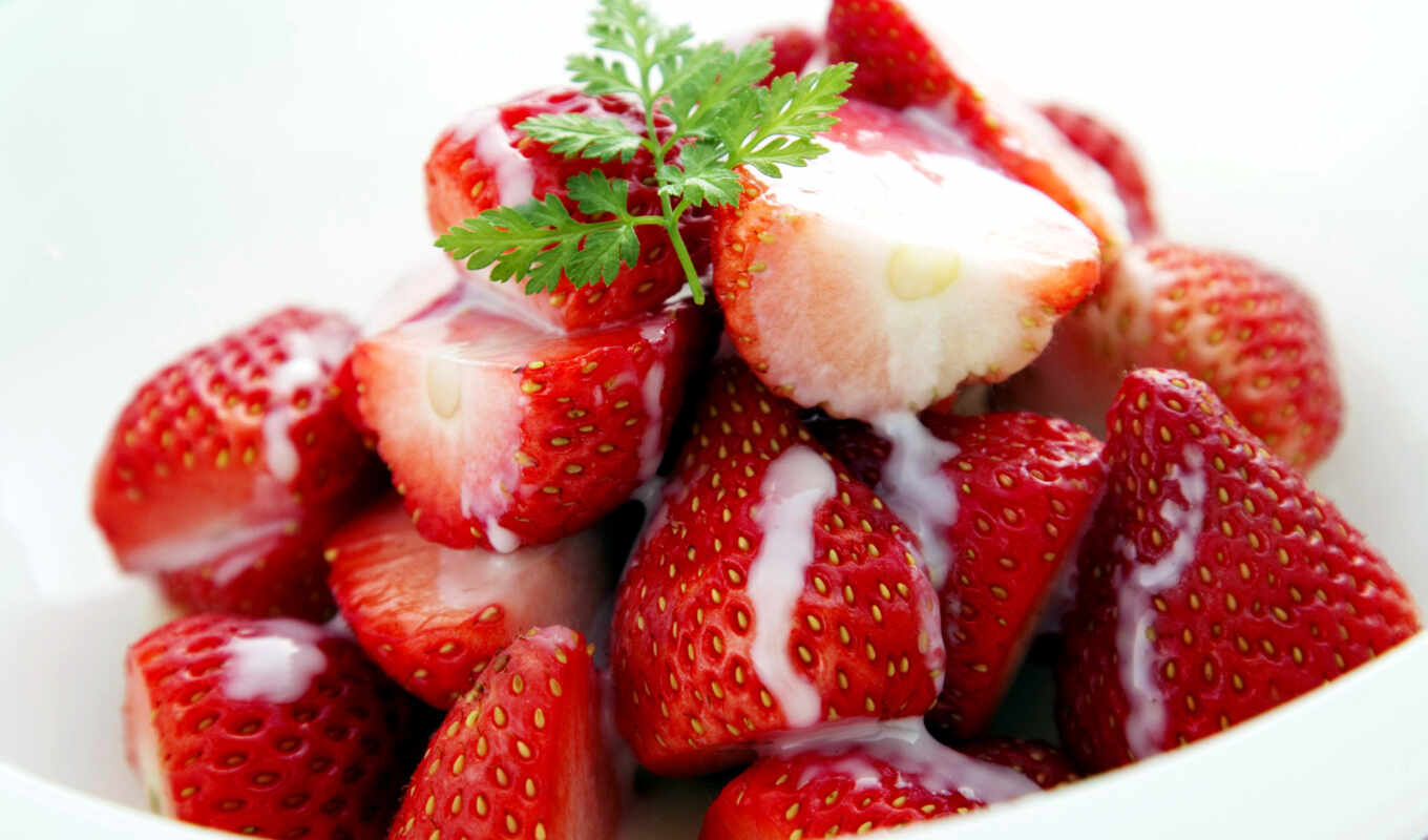 meal, berries, strawberry, fruit, lebensmittel, parsley, cream, erdbeeren, beer
