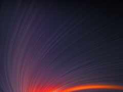 женское изображение красного и фиолетового фона с размытым изображением самолета