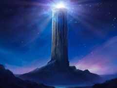 есть высокая башня со светом сверху