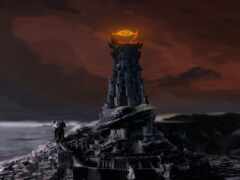 женская башня с фонарем на вершине горы