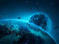 женщина видит планету с множеством маленьких объектов на переднем плане