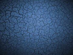 закрытие синей трещины стены с черным фоном