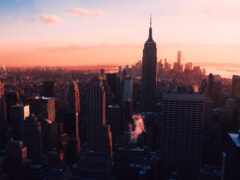 арафатура городского горизонта с закатом на заднем плане