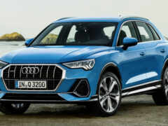 синий audi suv, припаркованный на пляже