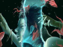 есть женщина с рыбой в волосах и рыбой в руках