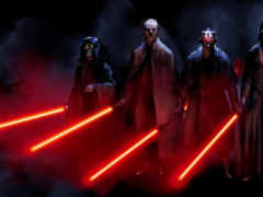 три человека в халатах с мечами в темной комнате