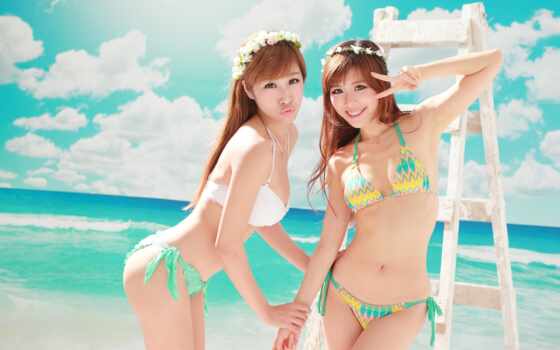 Japanische Jungfrau Bikini Kuessen