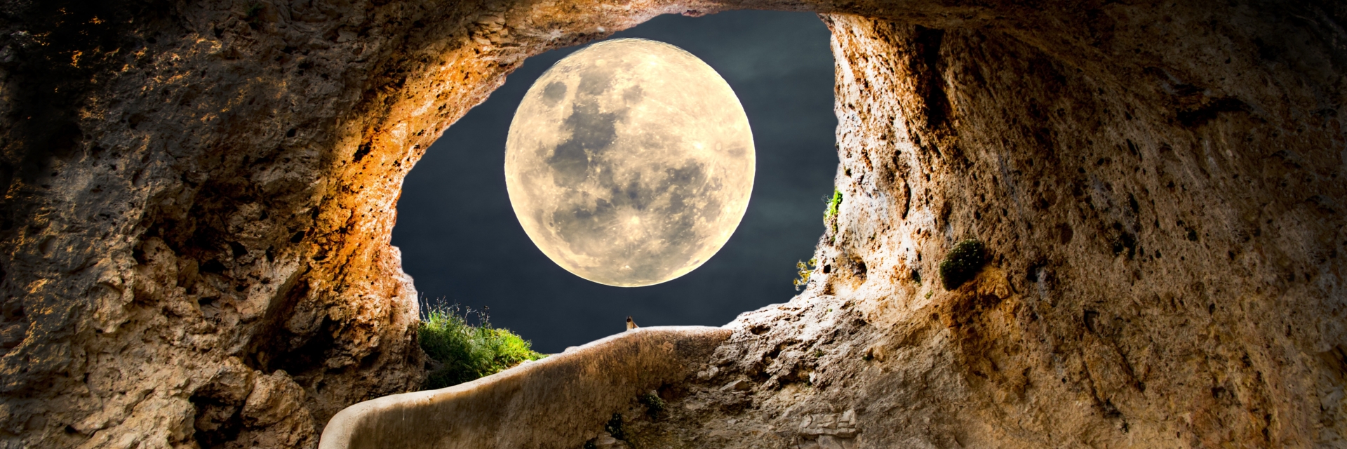 Картинки на рабочий стол. Moon Wallpaper. Cave Moon Eyes. Nature Mountain.