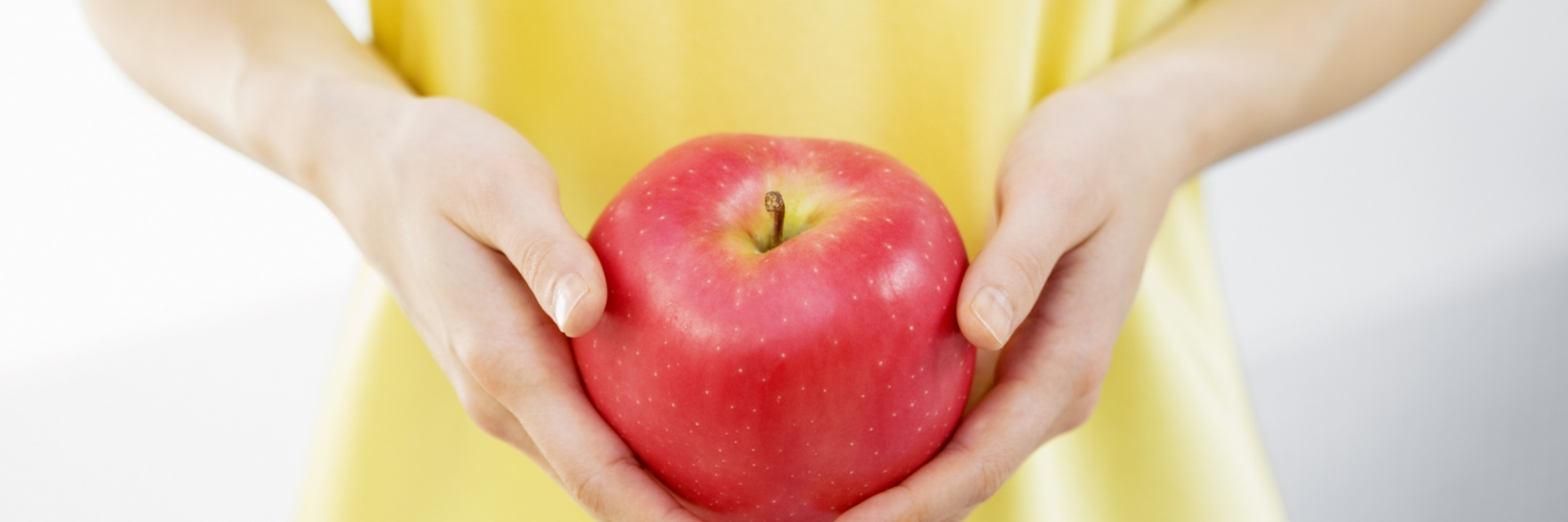 Можно ли на голодный желудок есть яблоки