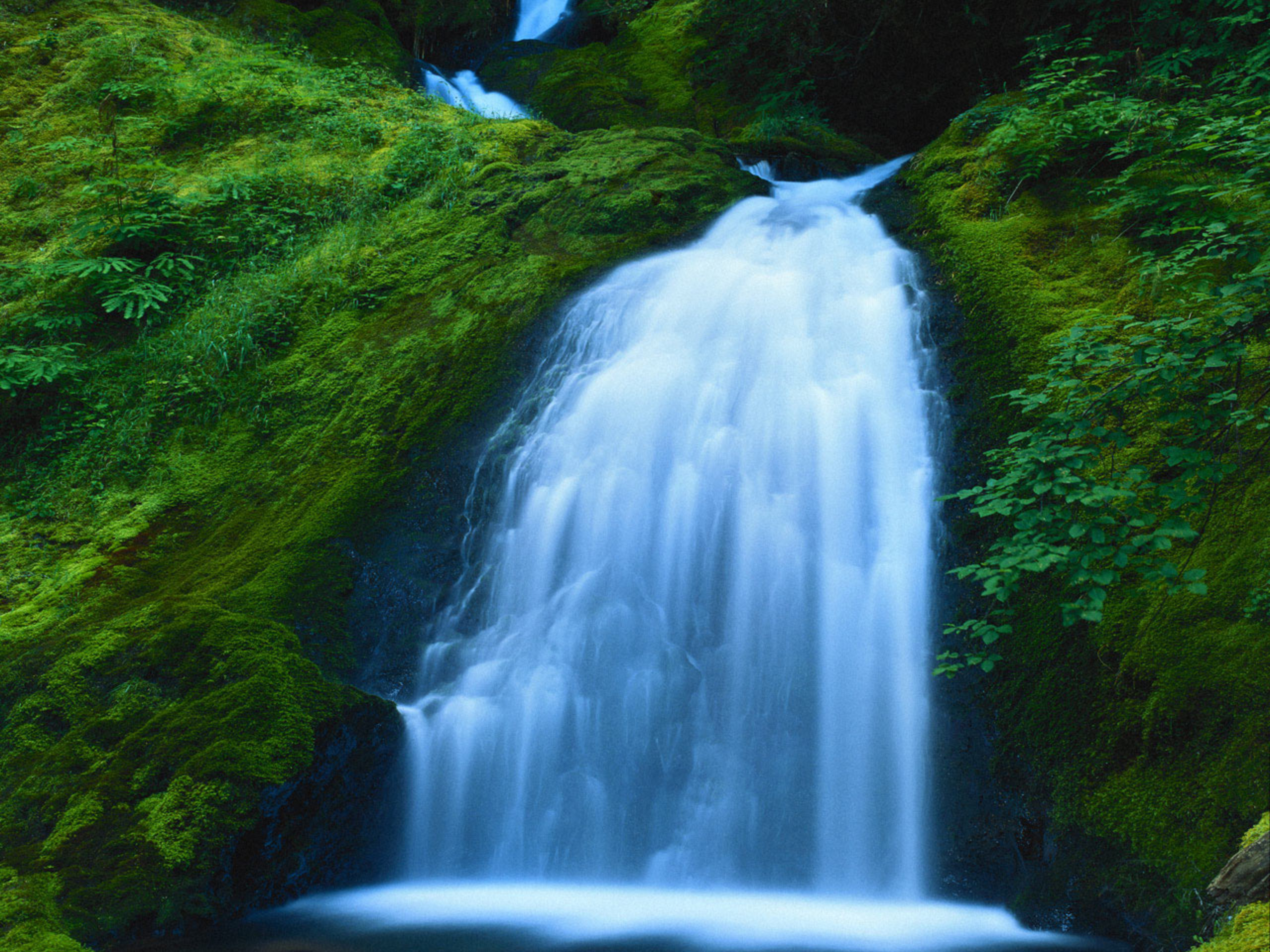 Видео со звуками природы. Природа водопад. Красивые водопады. Водопад картинки. Движущиеся водопады.