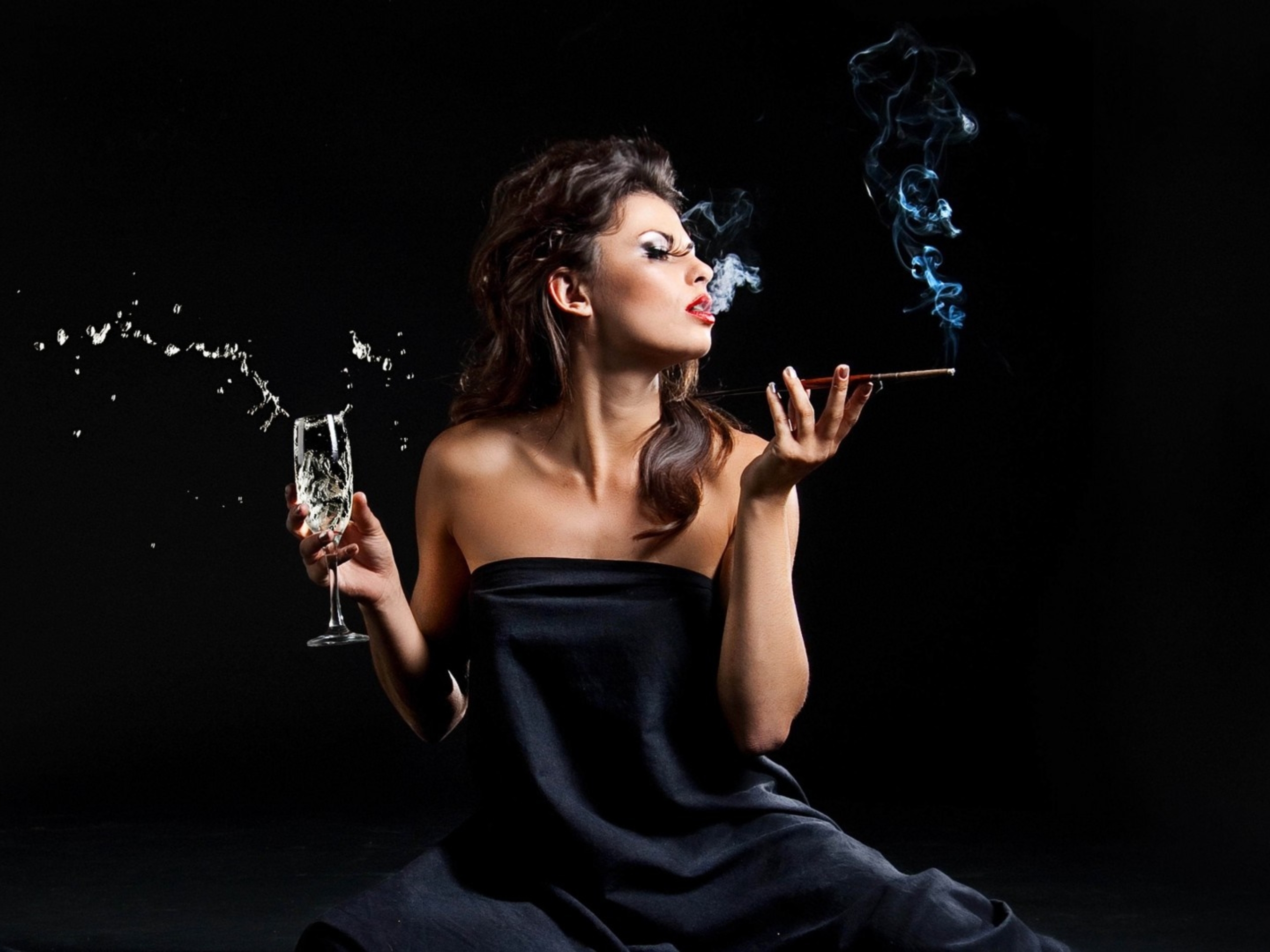 Фото девушки с сигаретой и алкоголем