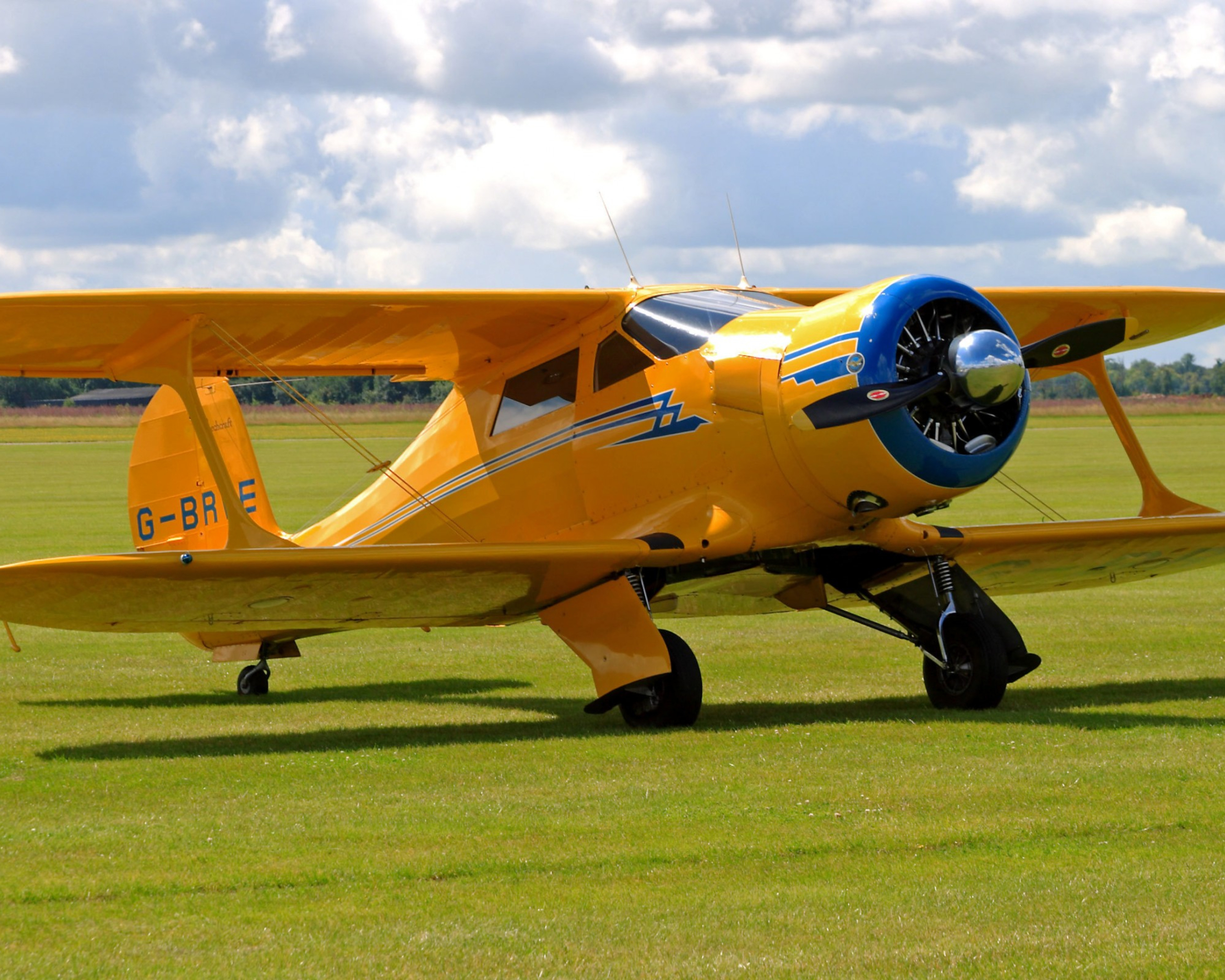 S 17. Самолёт Beechcraft d17s. Кукурузник АН-2 жёлтый. Самолет Пайпер биплан. Биплан кукурузник.