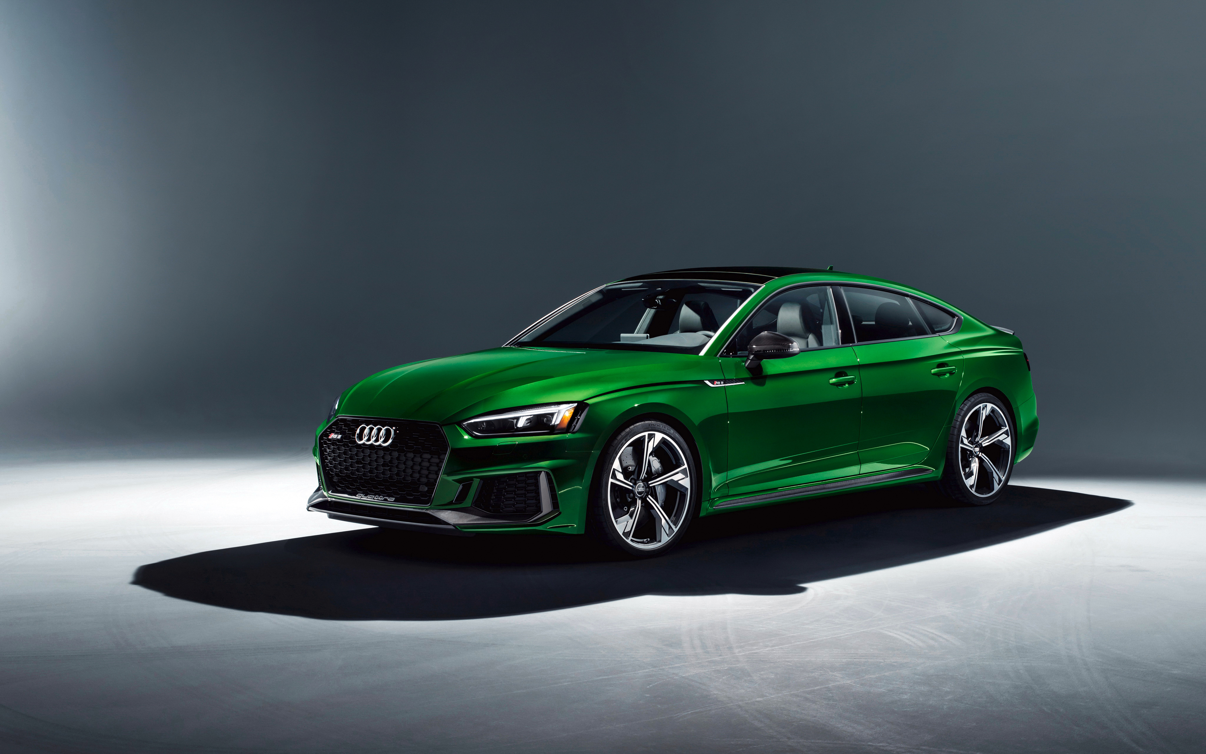 Новый зеленый цвет. Audi rs5 Sportback. Audi rs5 зеленая. Audi rs5 Sportback Green. Audi rs5 Sportback 2017.