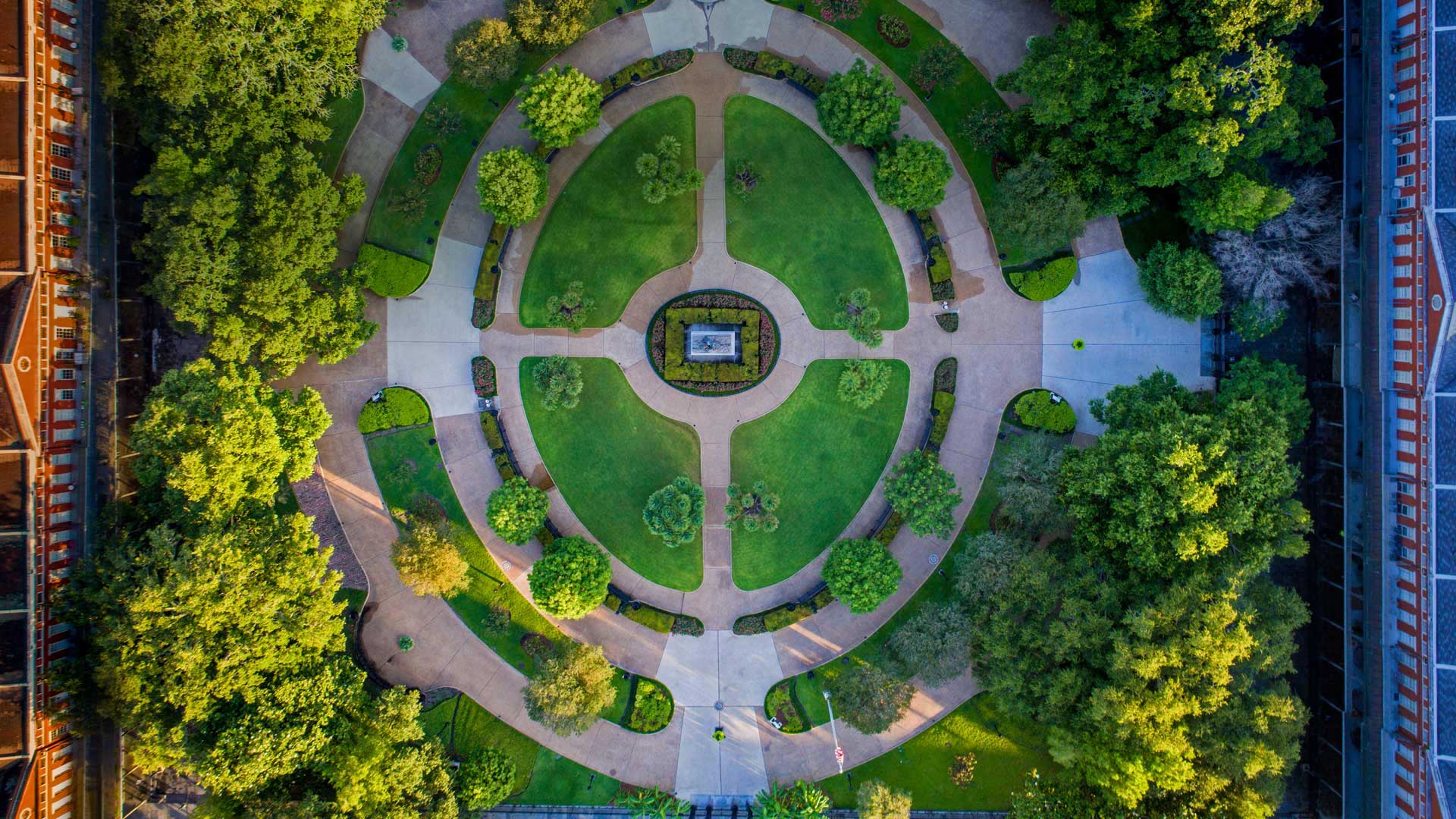 кирпич, компания