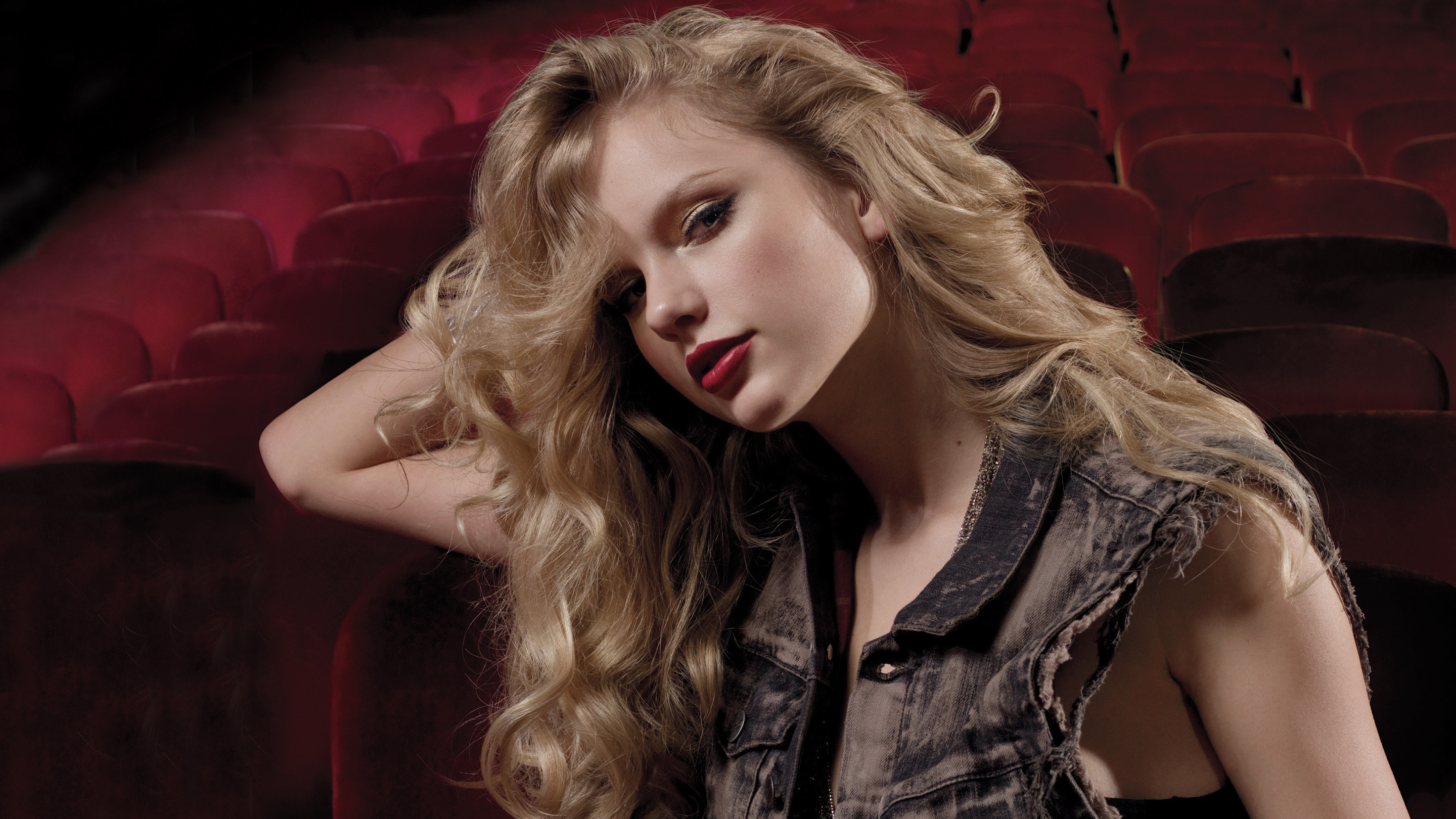 taylor, быстрый, горячий No 138610 Разрешение 2880x1620