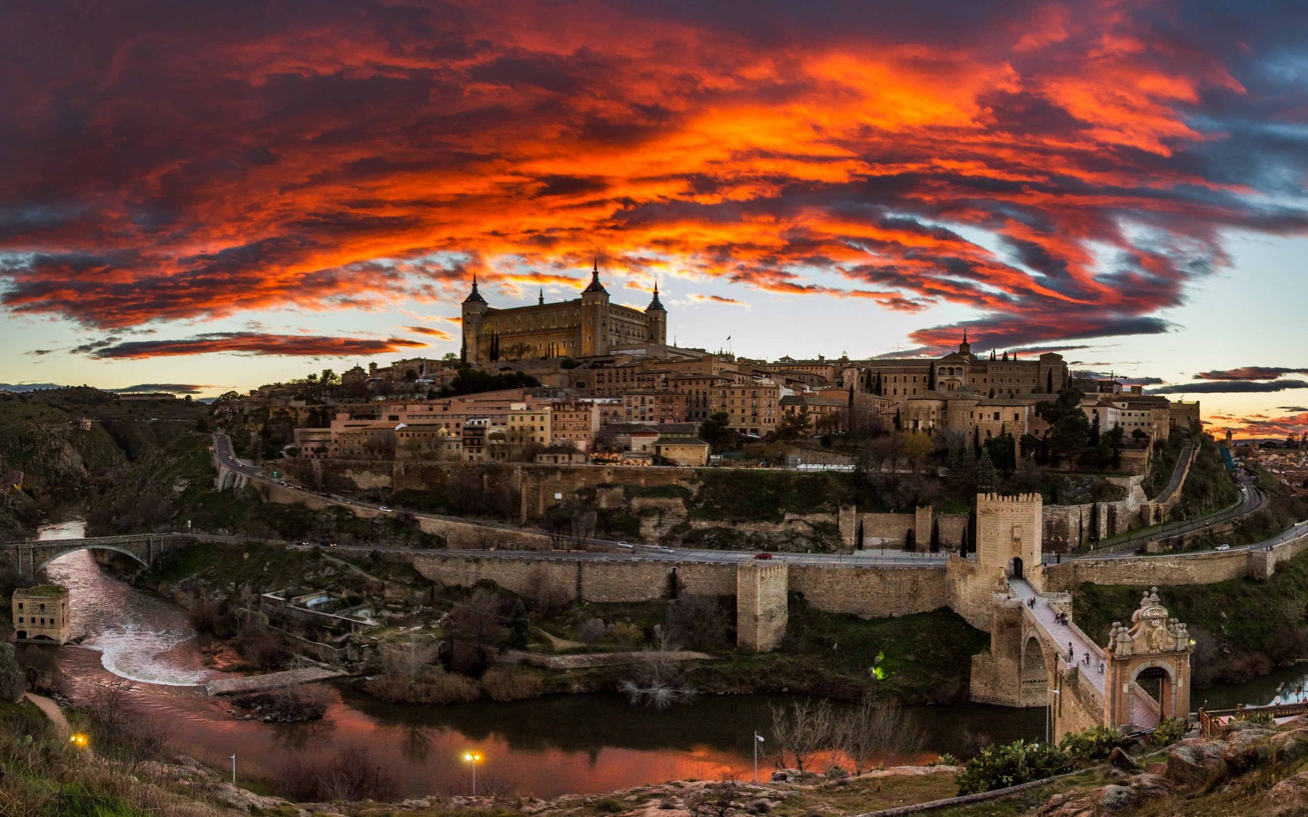 Spain 4. Толедо Испания. Испанский город Толедо. Средневековая Испания Толедо. Крепость Толедо Испания.