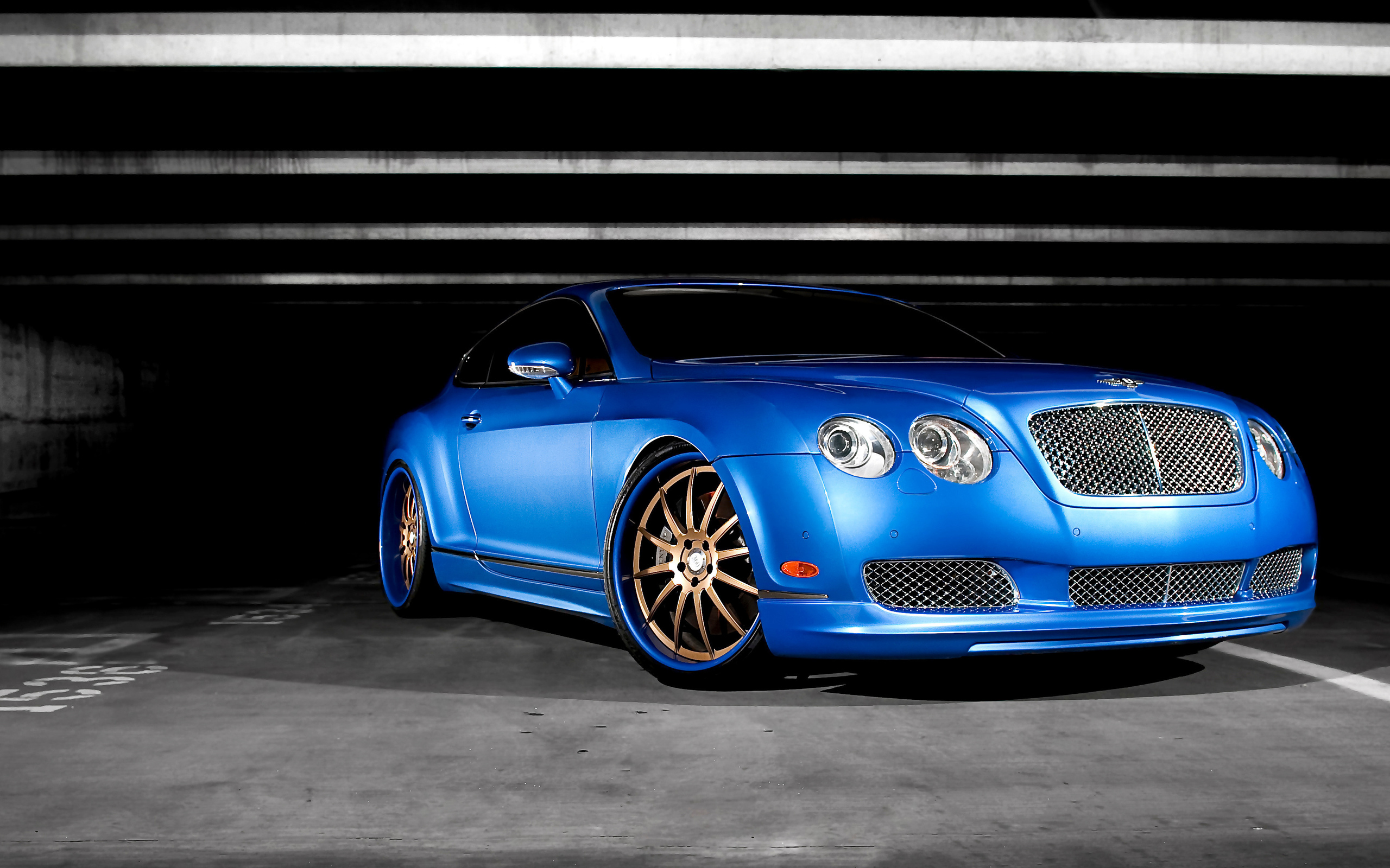 Синий Bentley загрузить