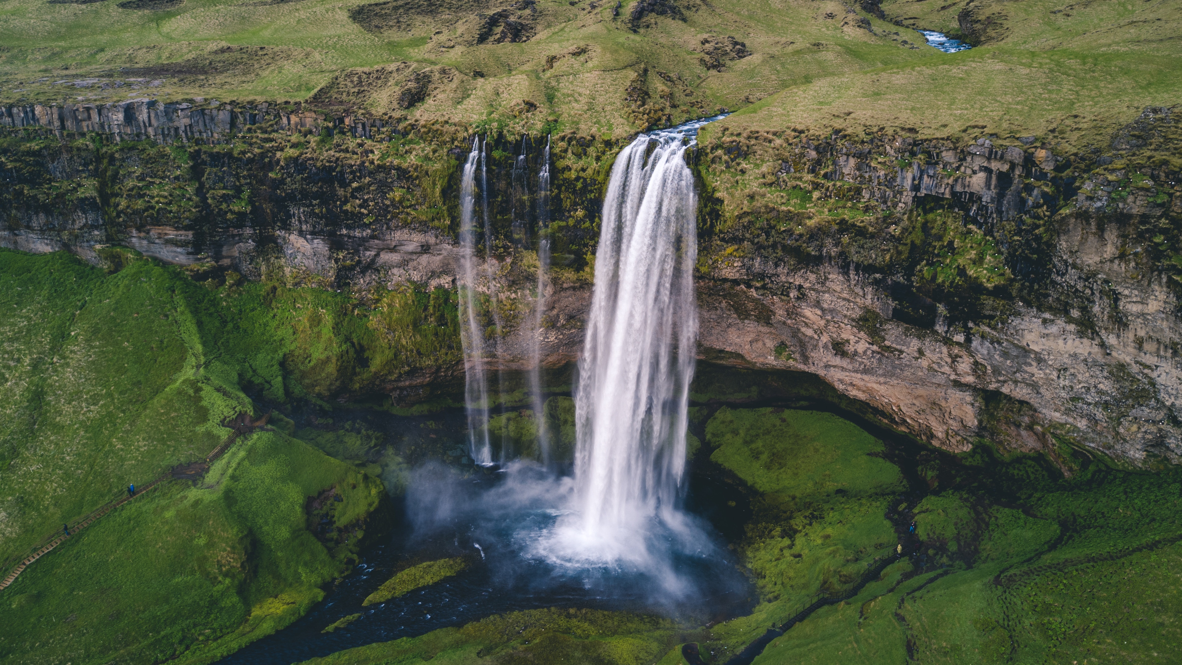 seljalandsfoss, июнь