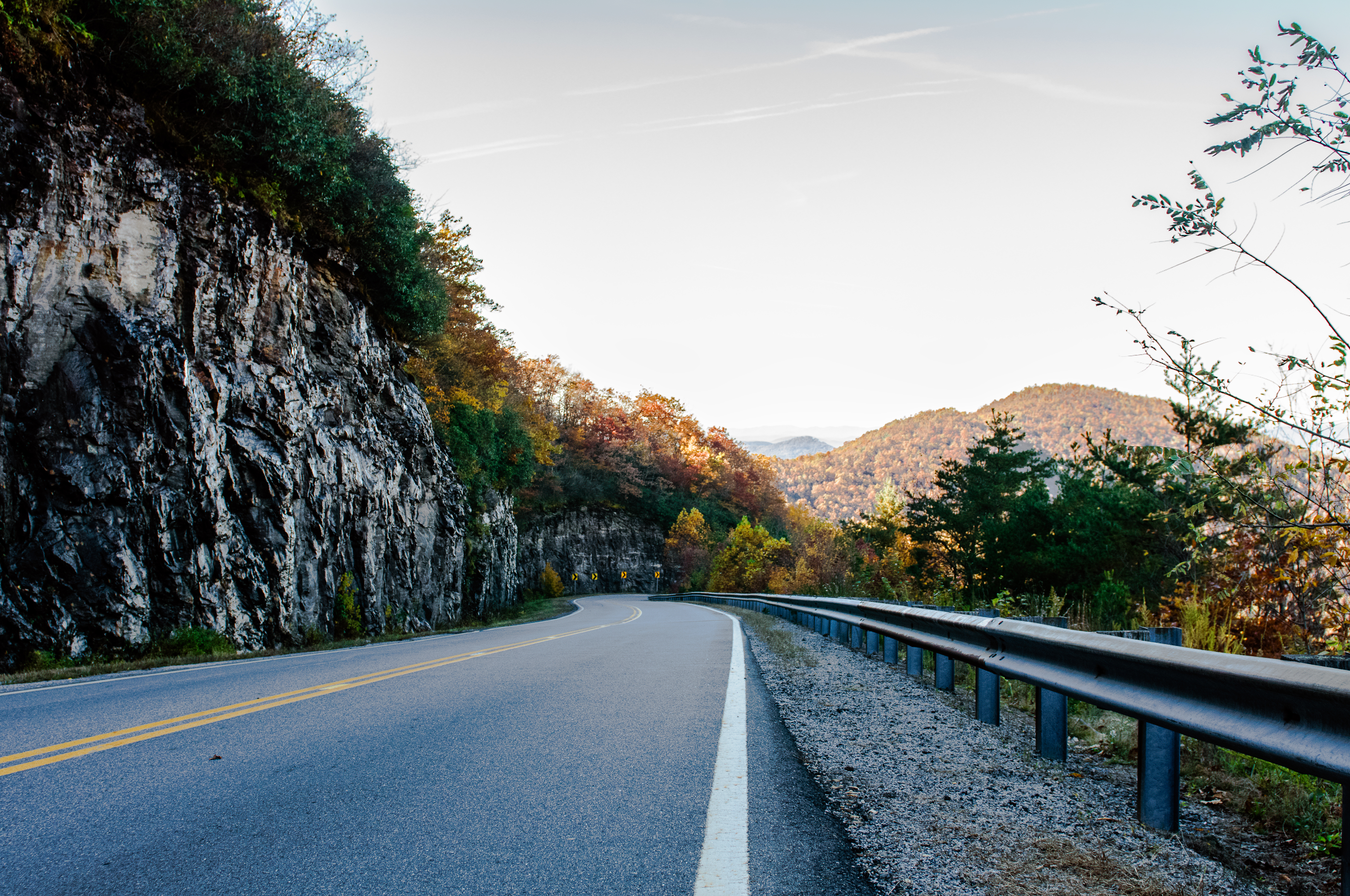Дорога с красивым видом. Штат Джорджия природа. Красивые дороги. Дорога в гору. Красивая дорога.