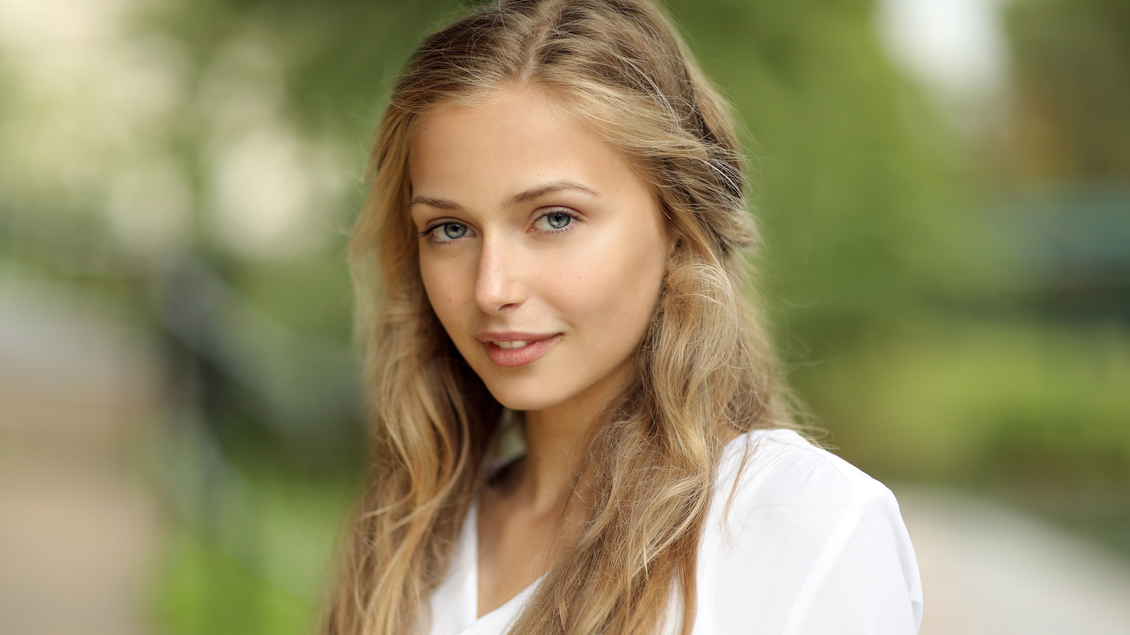 simnett, sophie, en