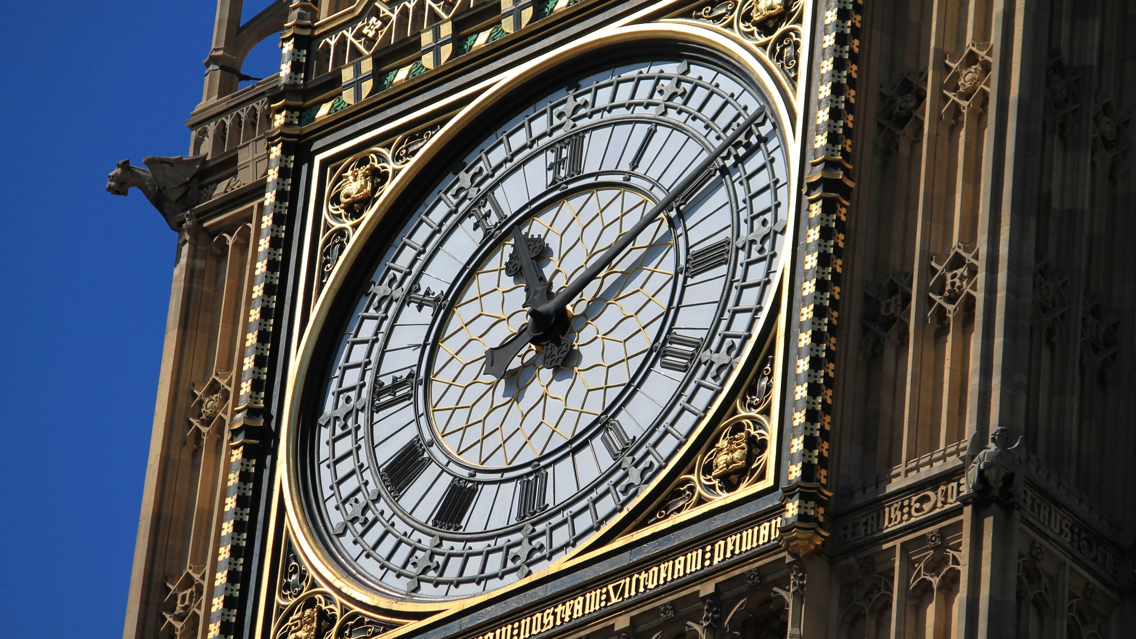 Biggest clock tower. Башня Биг Бен в Великобритании. Часы Биг Бен в Лондоне. Часы на башне св Стефана Вестминстерского дворца. Биг Бэн часы в Англии.