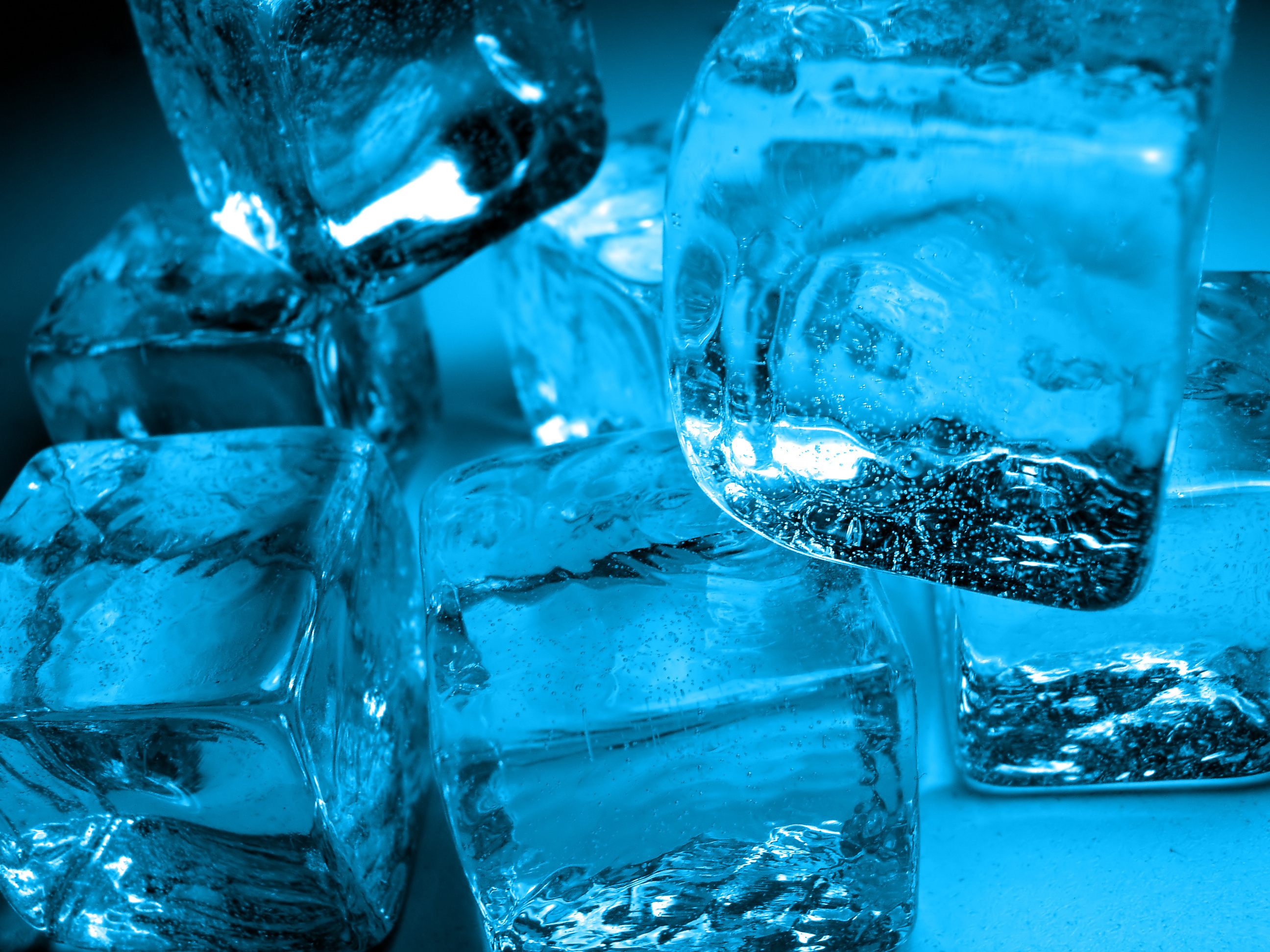 Свежая холодная вода. Ice Cube лед. Ice Cube лед Water. Синий лед. Красивые кубики льда.