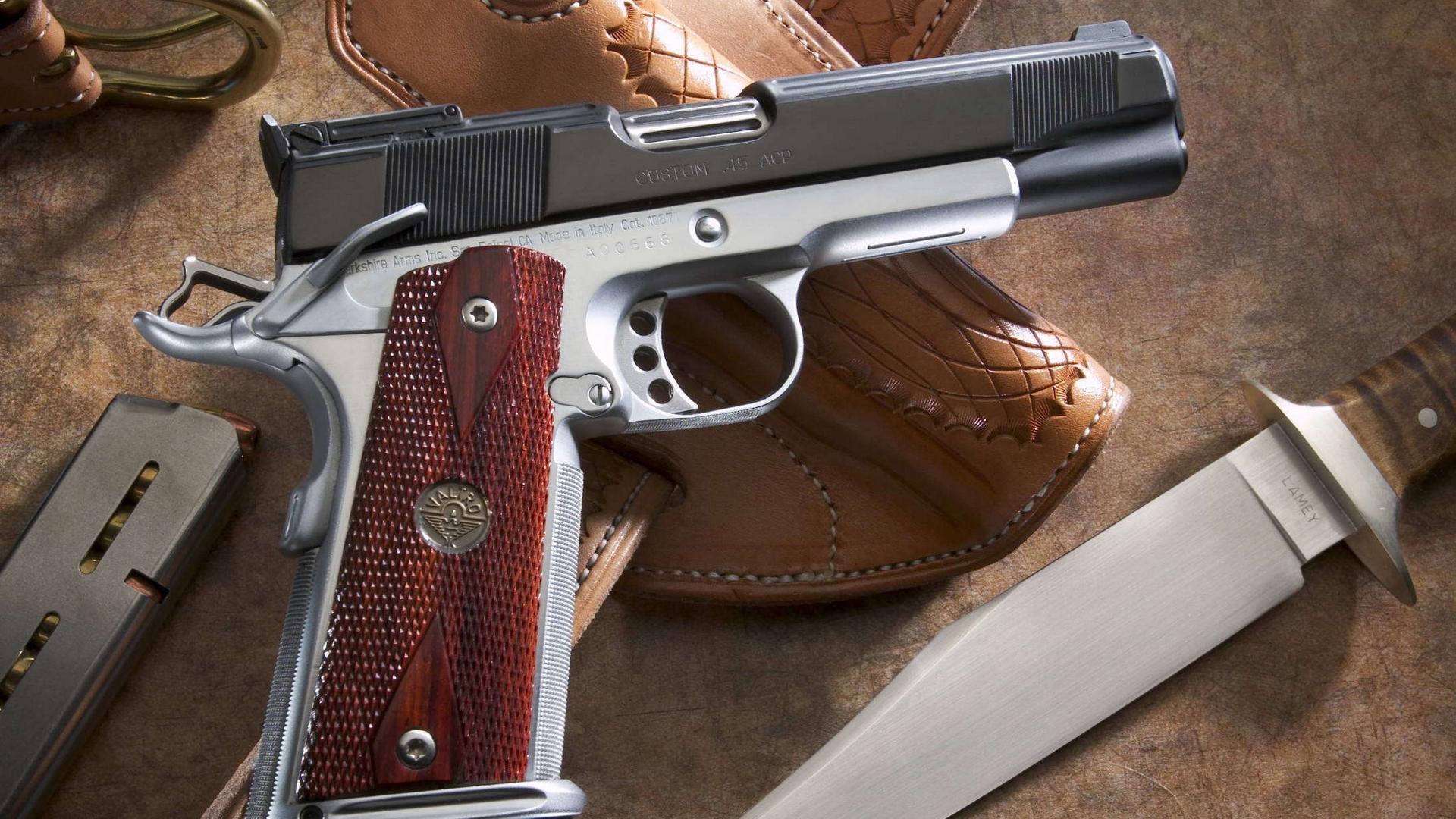 пистолет, оружие, кобура