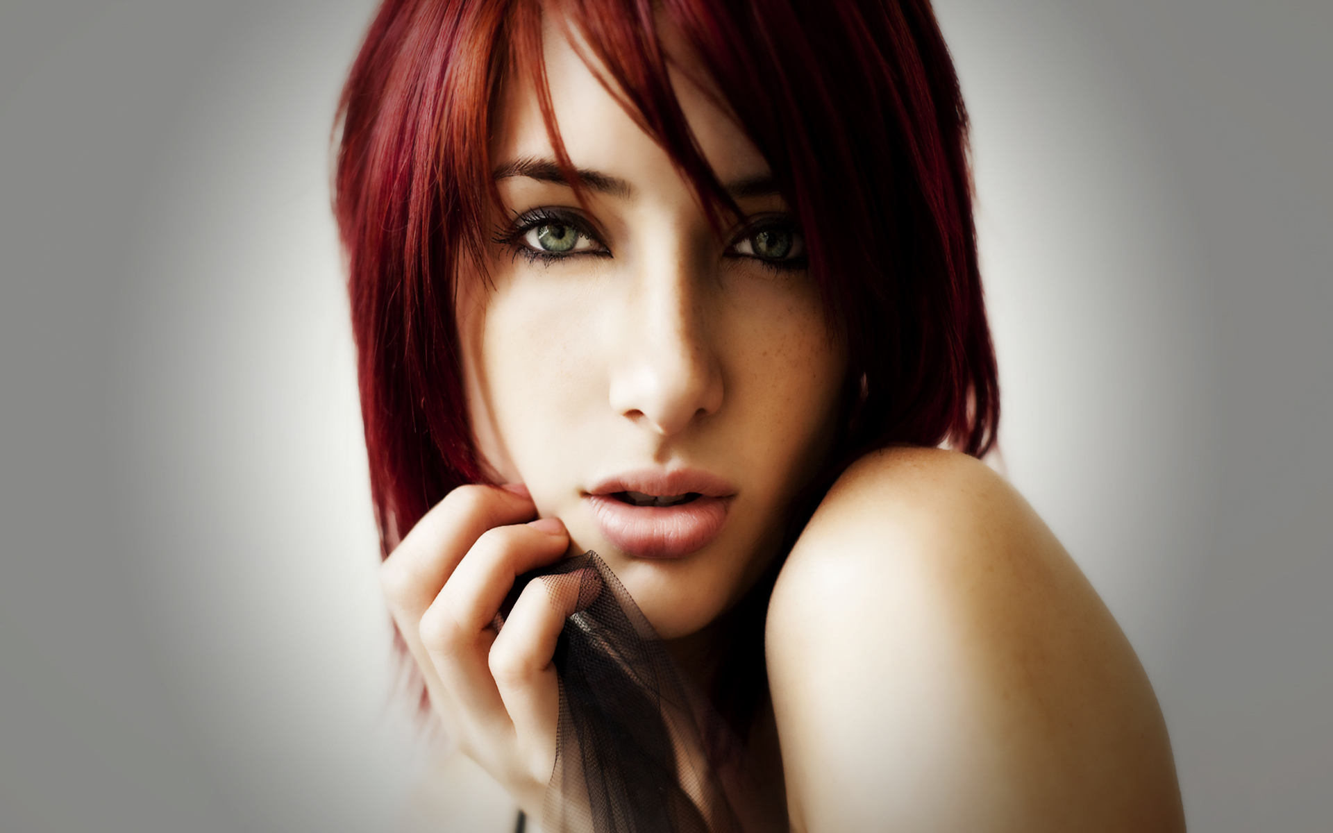 девушка рыжие волосы бесплатно