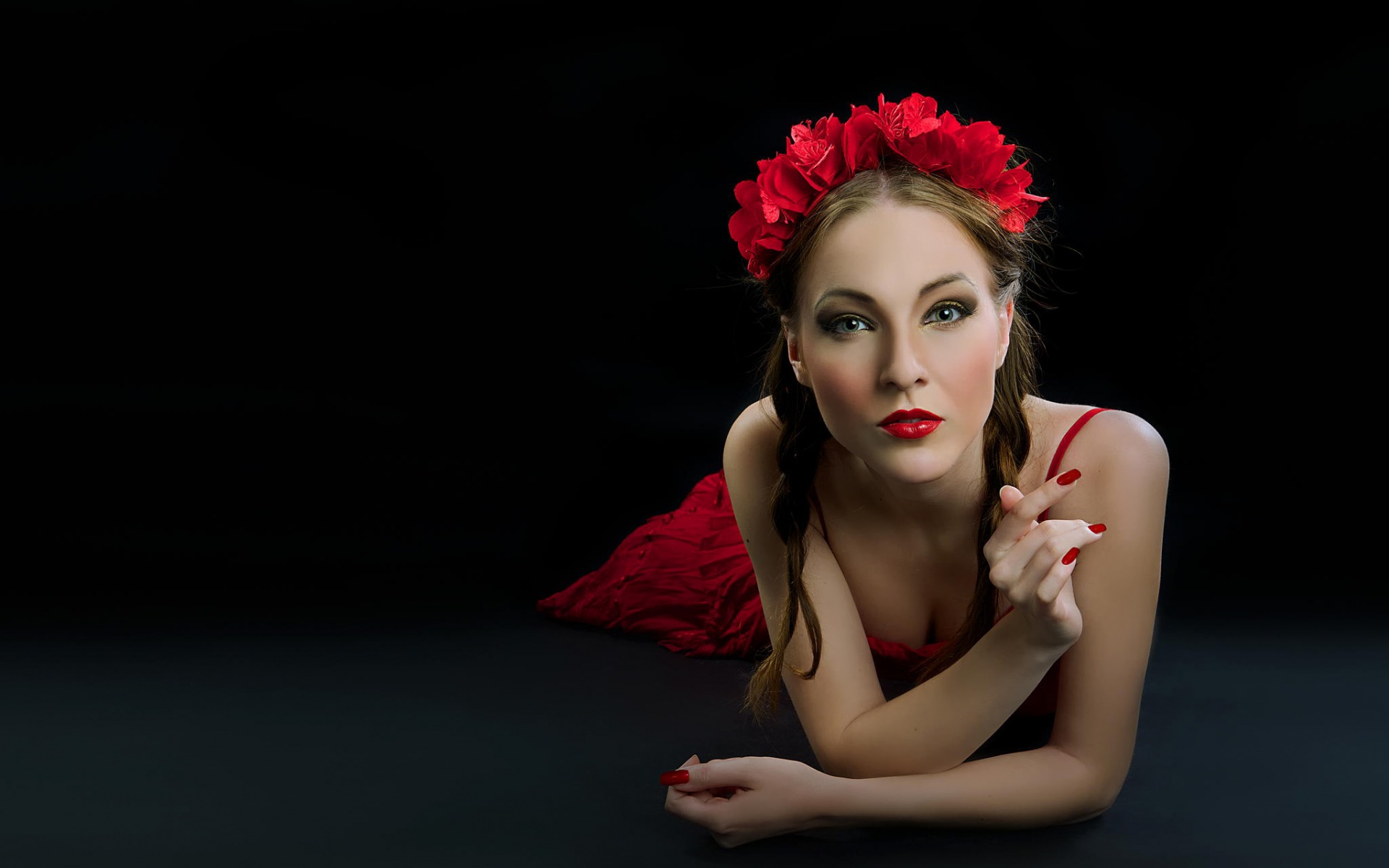 живые, девушки