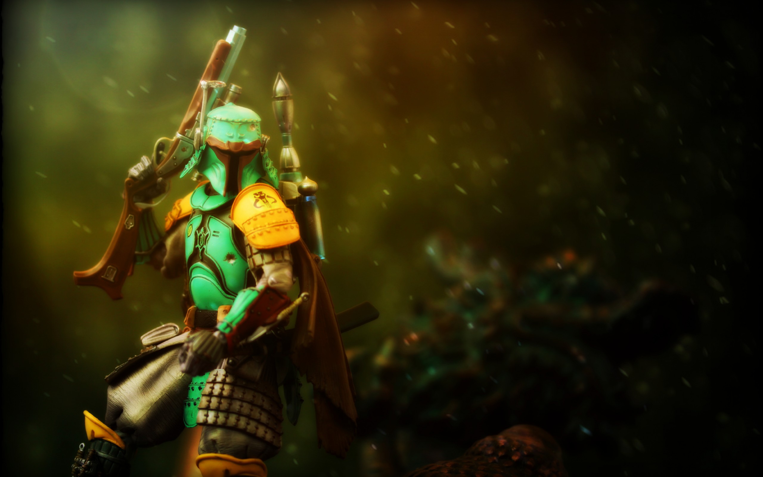 игрушечная фигура человека с мечом