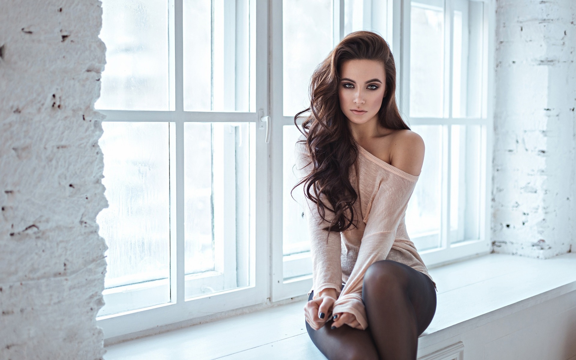 женщина, смотреть