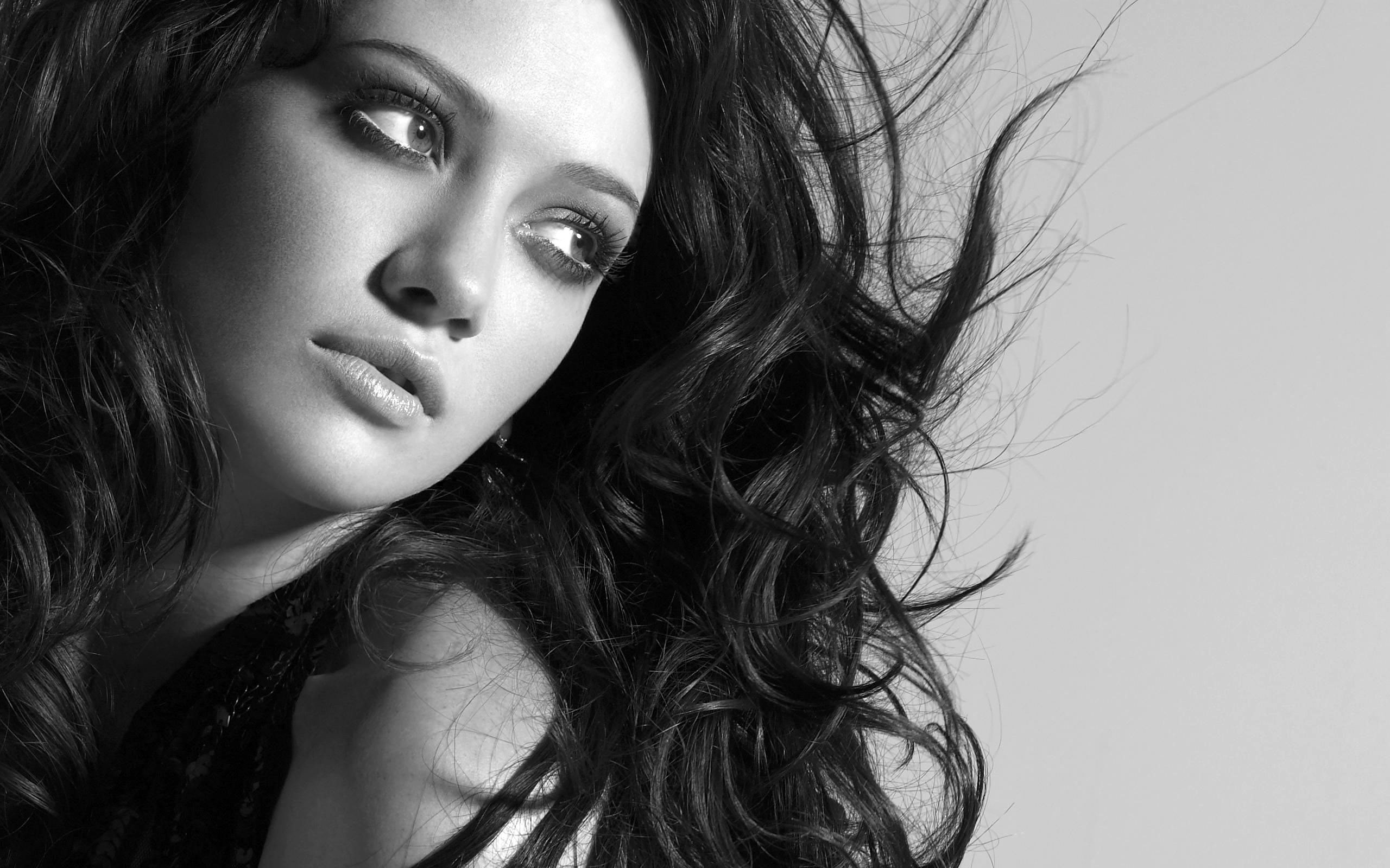 пухлые, черные, белые