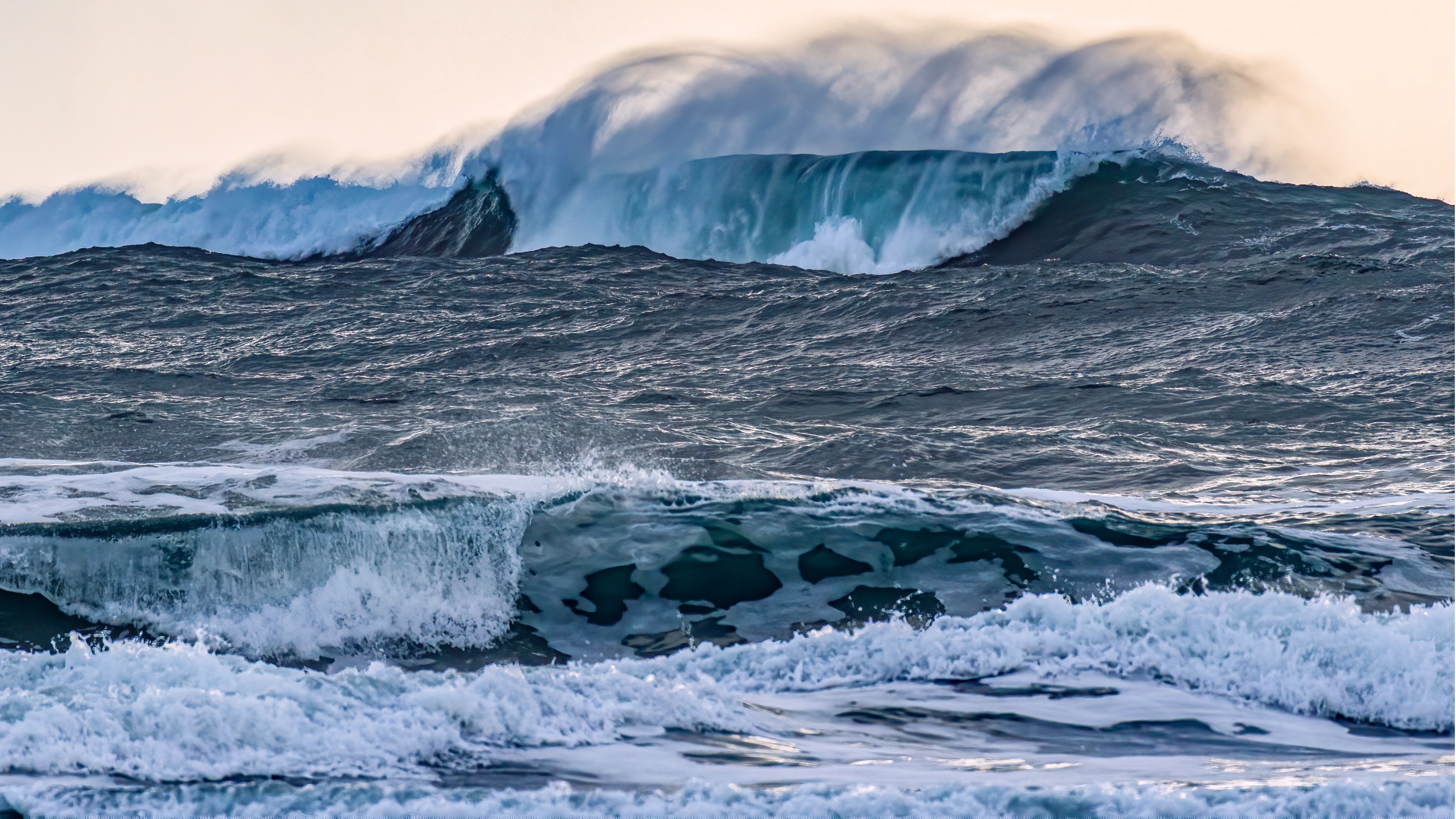 Включи северный шторм. Карское море шторм. Северный Ледовитый океан шторм. Исландия Атлантический океан. Тихий океан шторм.