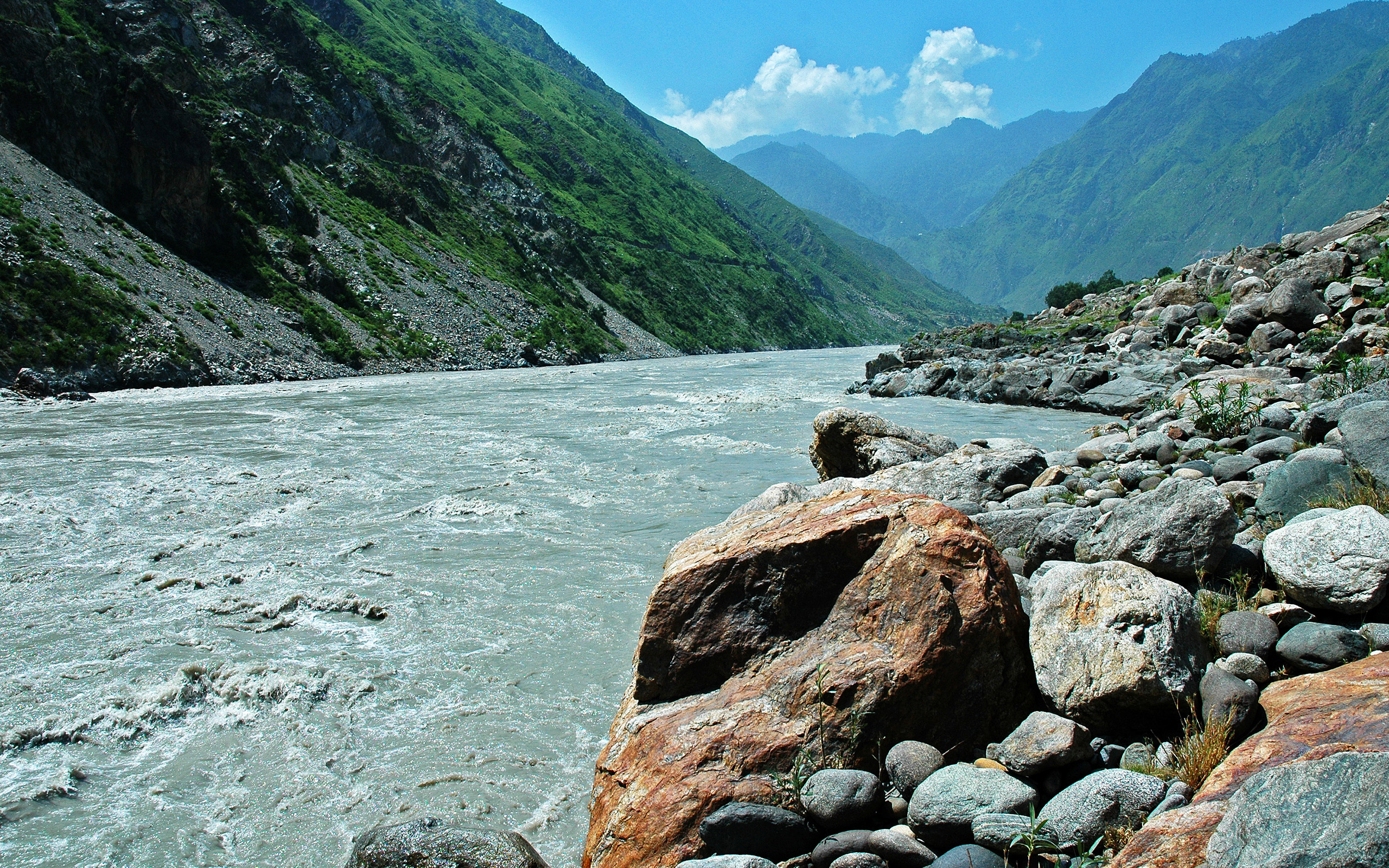 Видеть в течении реки. Река Терек КБР. Горные реки Кавказа Риони. Долина Терека. Долина реки Терек.