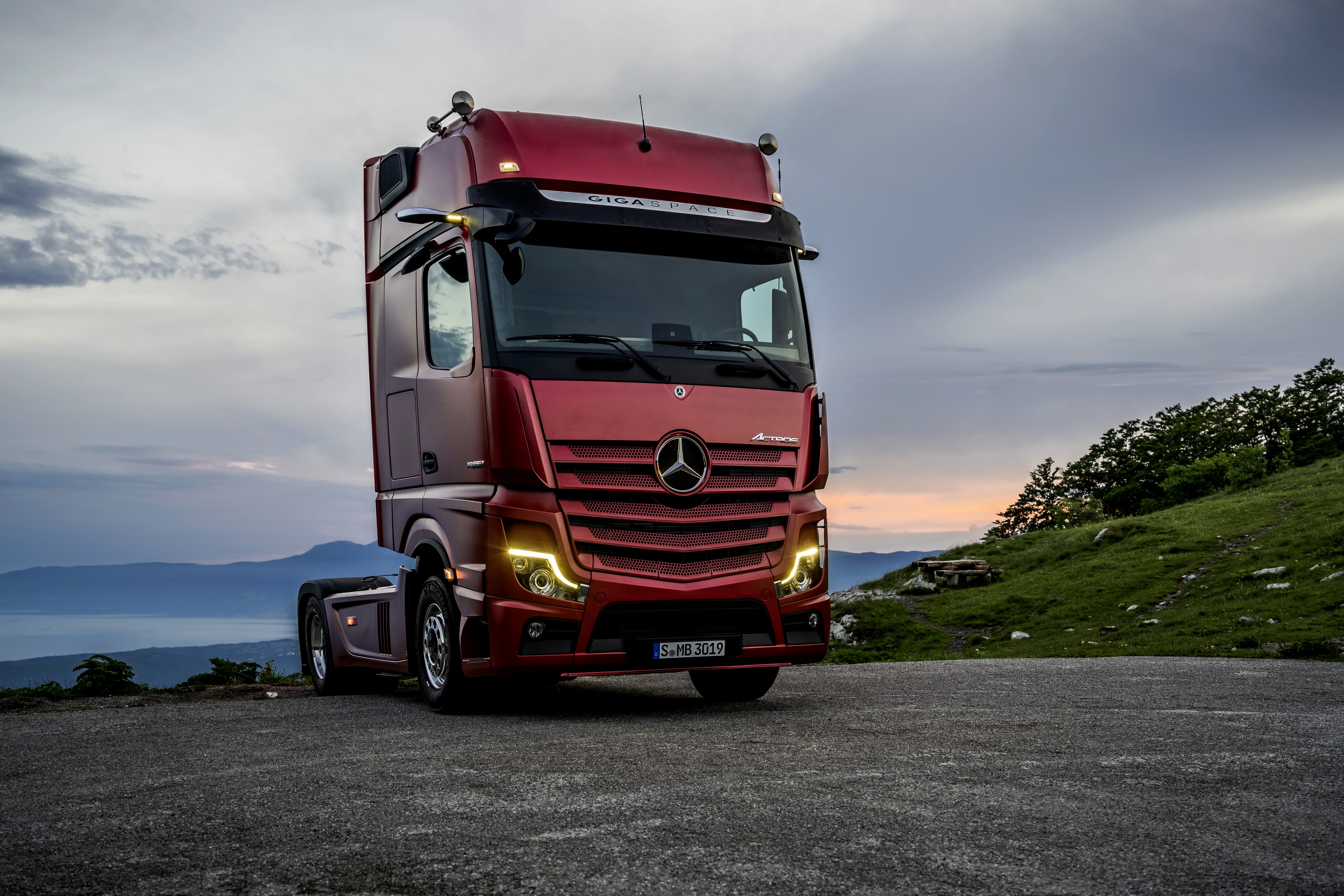 Mercedes benz actros