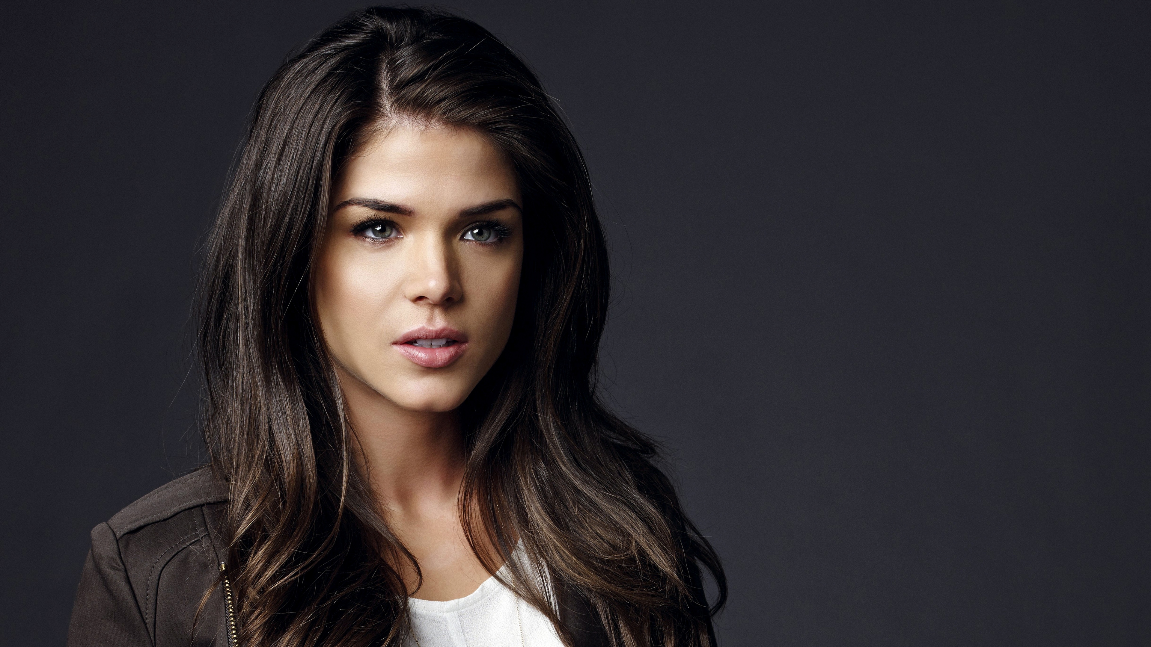 avgeropoulos, брюнетки